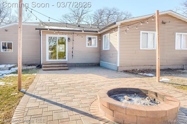 4405 Green Lake Road, West Bloomfield, MI 48323