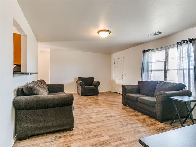 3705 Johnson Farms Drive, Mustang, OK 73064