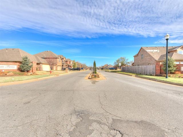3705 Johnson Farms Drive, Mustang, OK 73064