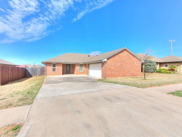 3705 Johnson Farms Drive, Mustang, OK 73064