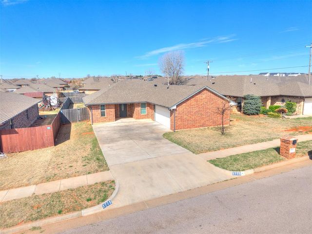 3705 Johnson Farms Drive, Mustang, OK 73064