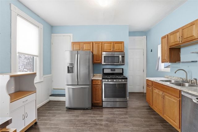 219 Railroad Ave, Carnegie, PA 15106