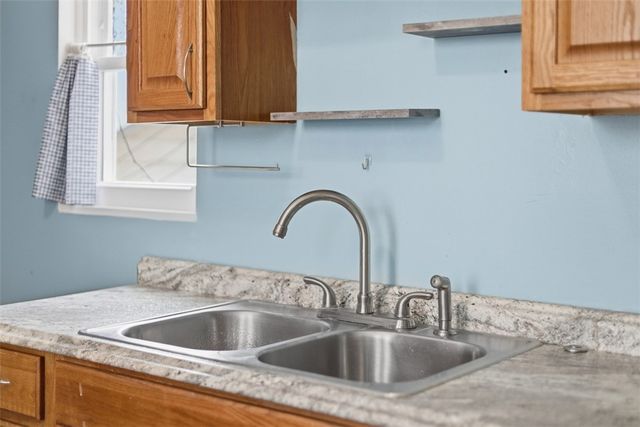 219 Railroad Ave, Carnegie, PA 15106