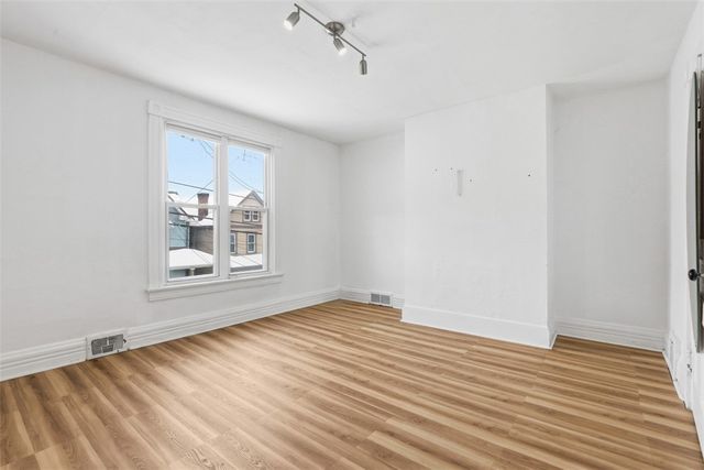 219 Railroad Ave, Carnegie, PA 15106