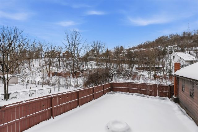 219 Railroad Ave, Carnegie, PA 15106