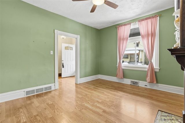 219 Railroad Ave, Carnegie, PA 15106