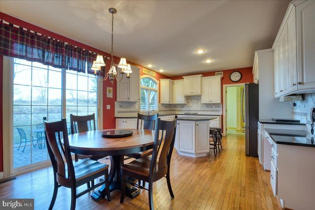 105 BRIMFUL DR, Phoenixville, PA 19460