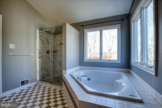 105 BRIMFUL DR, Phoenixville, PA 19460