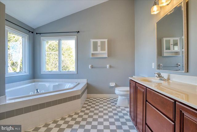 105 BRIMFUL DR, Phoenixville, PA 19460