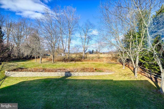 105 BRIMFUL DR, Phoenixville, PA 19460