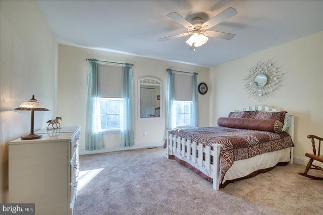 105 BRIMFUL DR, Phoenixville, PA 19460