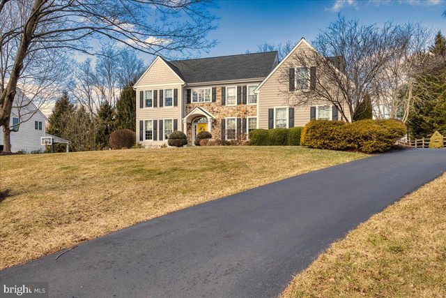 105 BRIMFUL DR, Phoenixville, PA 19460