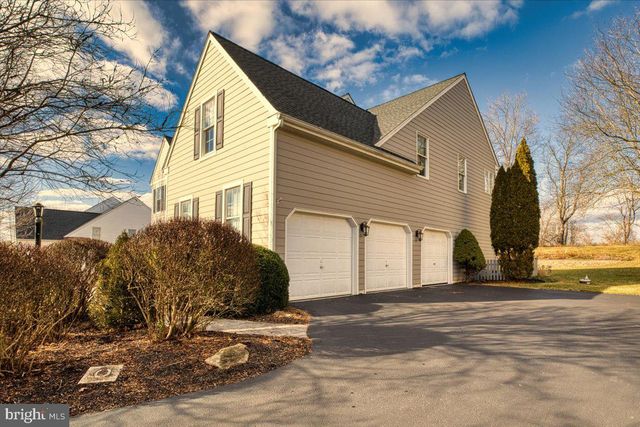 105 BRIMFUL DR, Phoenixville, PA 19460