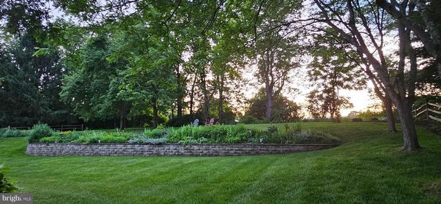 105 BRIMFUL DR, Phoenixville, PA 19460