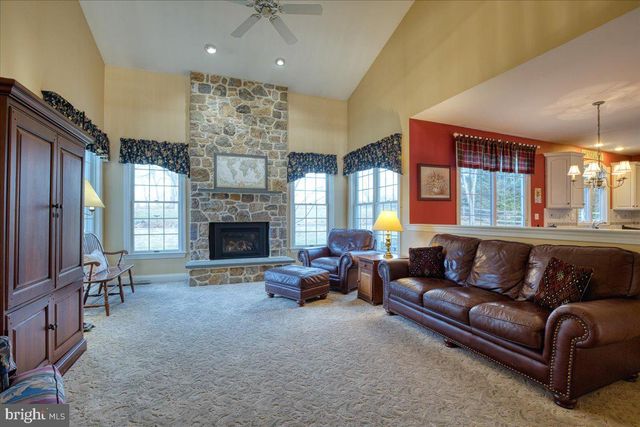 105 BRIMFUL DR, Phoenixville, PA 19460