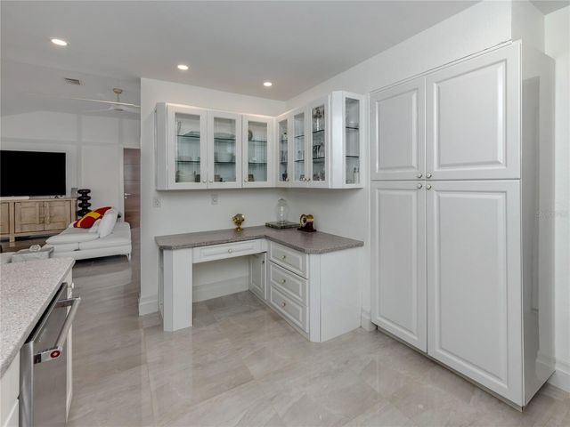 396 BAYSHORE DRIVE, Venice, FL 34285