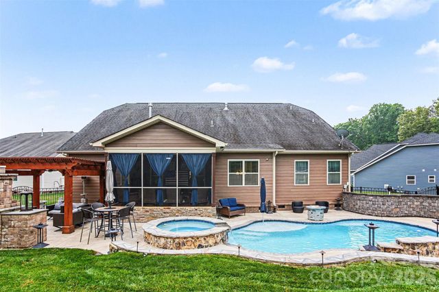 172 Shinnville Ridge Lane, Mooresville, NC 28115