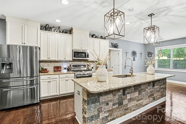 172 Shinnville Ridge Lane, Mooresville, NC 28115