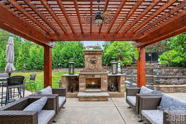 172 Shinnville Ridge Lane, Mooresville, NC 28115