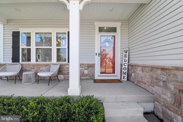 15179 HAYMARKET LANDING DR, Haymarket, VA 20169