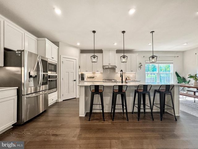 15179 HAYMARKET LANDING DR, Haymarket, VA 20169