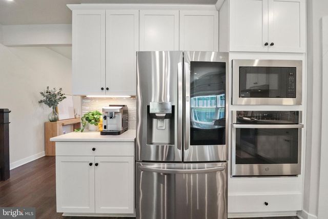 15179 HAYMARKET LANDING DR, Haymarket, VA 20169