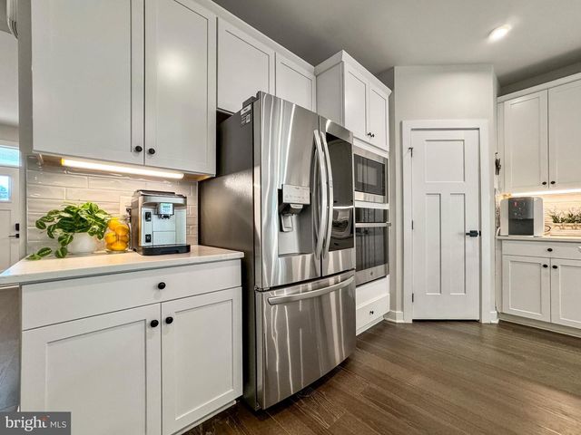 15179 HAYMARKET LANDING DR, Haymarket, VA 20169