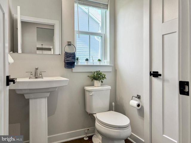 15179 HAYMARKET LANDING DR, Haymarket, VA 20169