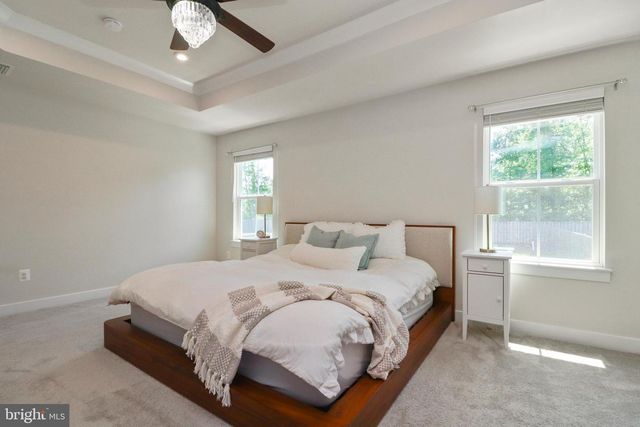 15179 HAYMARKET LANDING DR, Haymarket, VA 20169