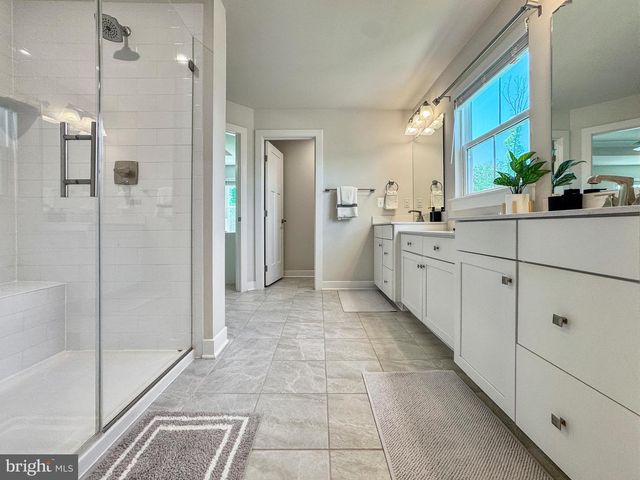 15179 HAYMARKET LANDING DR, Haymarket, VA 20169