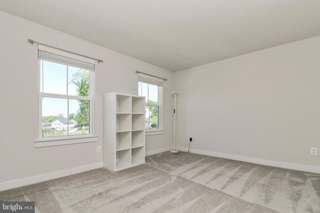 15179 HAYMARKET LANDING DR, Haymarket, VA 20169
