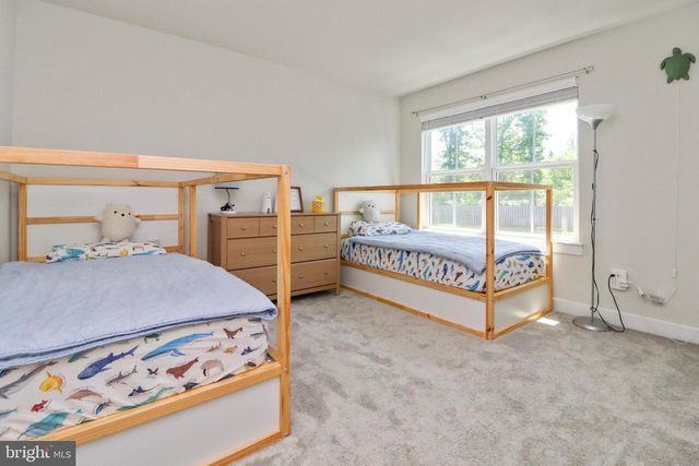 15179 HAYMARKET LANDING DR, Haymarket, VA 20169