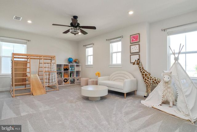 15179 HAYMARKET LANDING DR, Haymarket, VA 20169