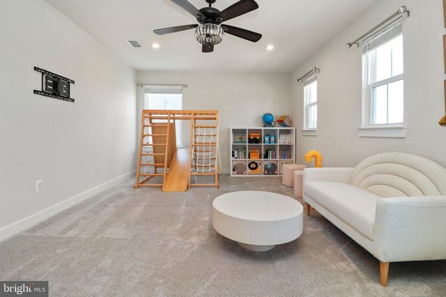 15179 HAYMARKET LANDING DR, Haymarket, VA 20169