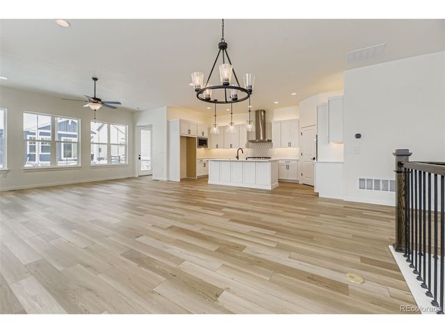 8902 S Riviera Way, Aurora, CO 80016