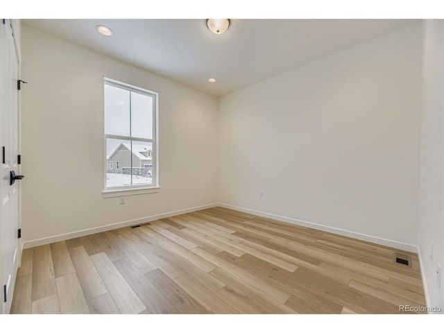 8902 S Riviera Way, Aurora, CO 80016