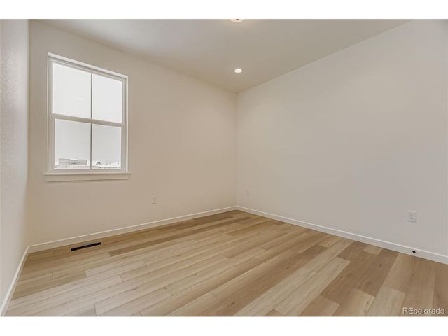 8902 S Riviera Way, Aurora, CO 80016