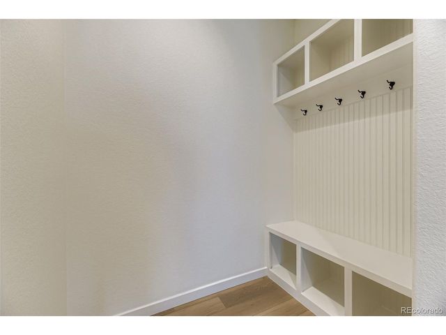 8902 S Riviera Way, Aurora, CO 80016