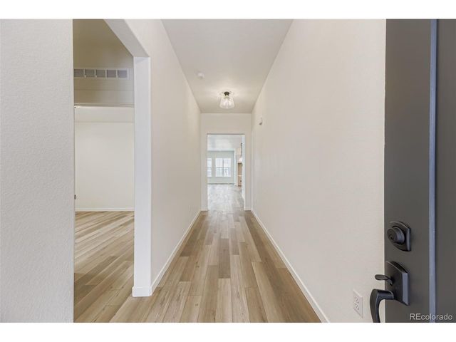 8902 S Riviera Way, Aurora, CO 80016