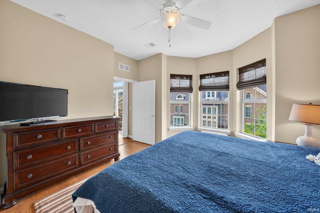 1145 Napoleon St Apt 206, South Bend, IN 46617