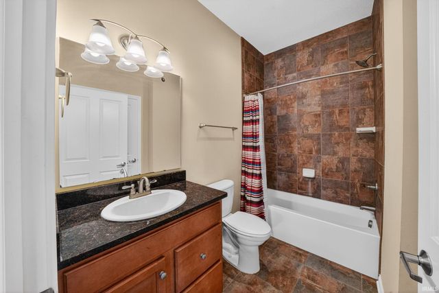 1145 Napoleon St Apt 206, South Bend, IN 46617