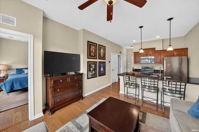 1145 Napoleon St Apt 206, South Bend, IN 46617