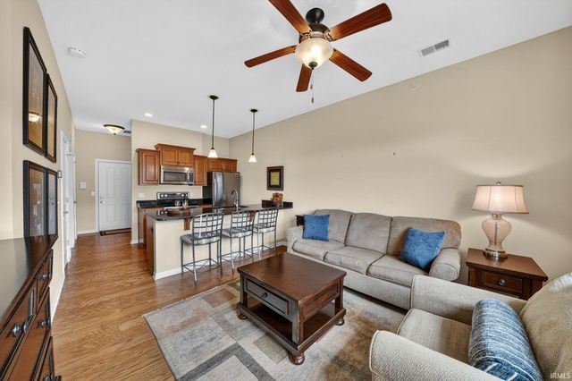 1145 Napoleon St Apt 206, South Bend, IN 46617