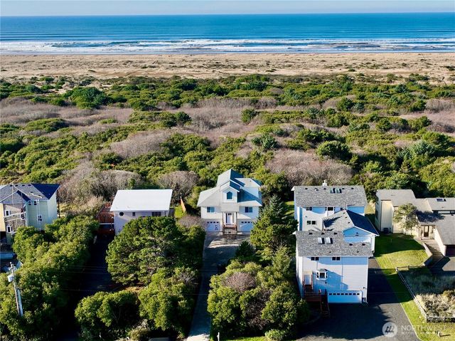 317 Sand Dune Avenue SW, Ocean Shores, WA 98569