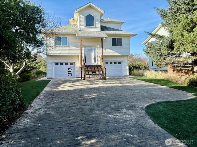 317 Sand Dune Avenue SW, Ocean Shores, WA 98569