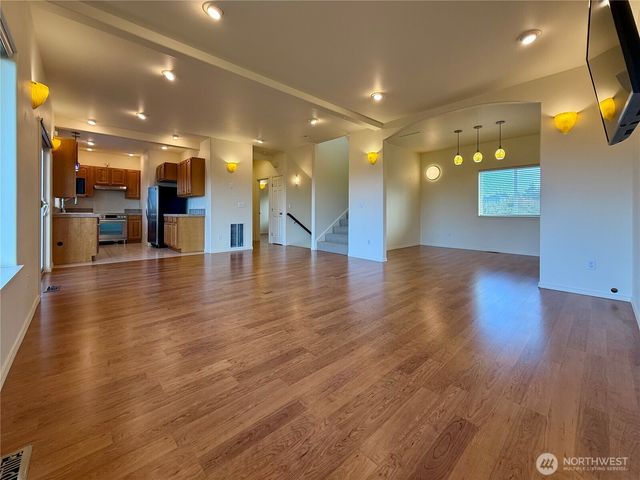 317 Sand Dune Avenue SW, Ocean Shores, WA 98569