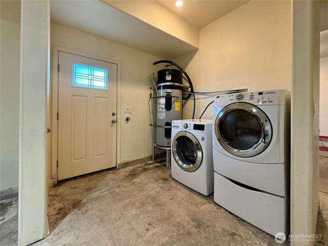 317 Sand Dune Avenue SW, Ocean Shores, WA 98569