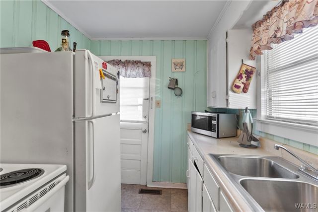 2114 Woodland Road, Tuscaloosa, AL 35404