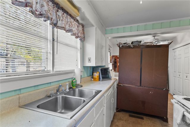 2114 Woodland Road, Tuscaloosa, AL 35404