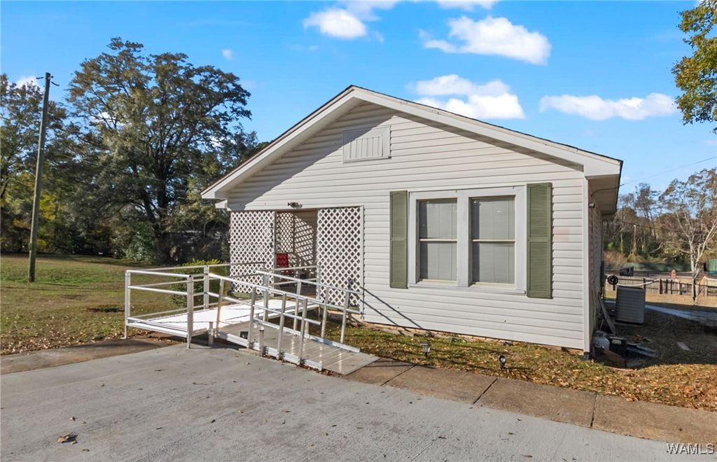 2114 Woodland Road, Tuscaloosa, AL 35404